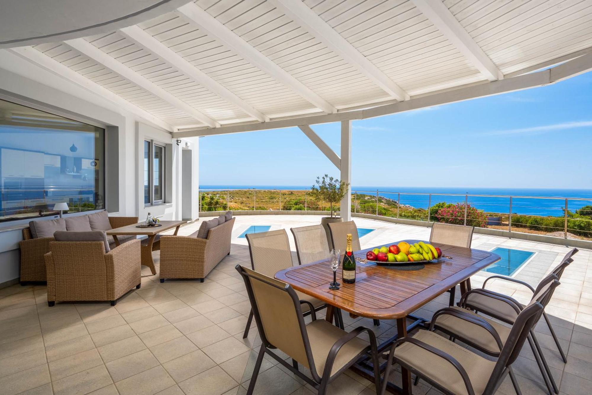 Zafira - Seaview Manor With Heated Pool Villaer *