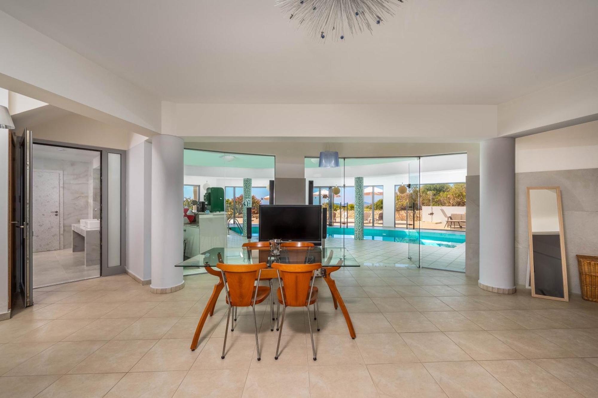 Zafira - Seaview Manor With Heated Pool *