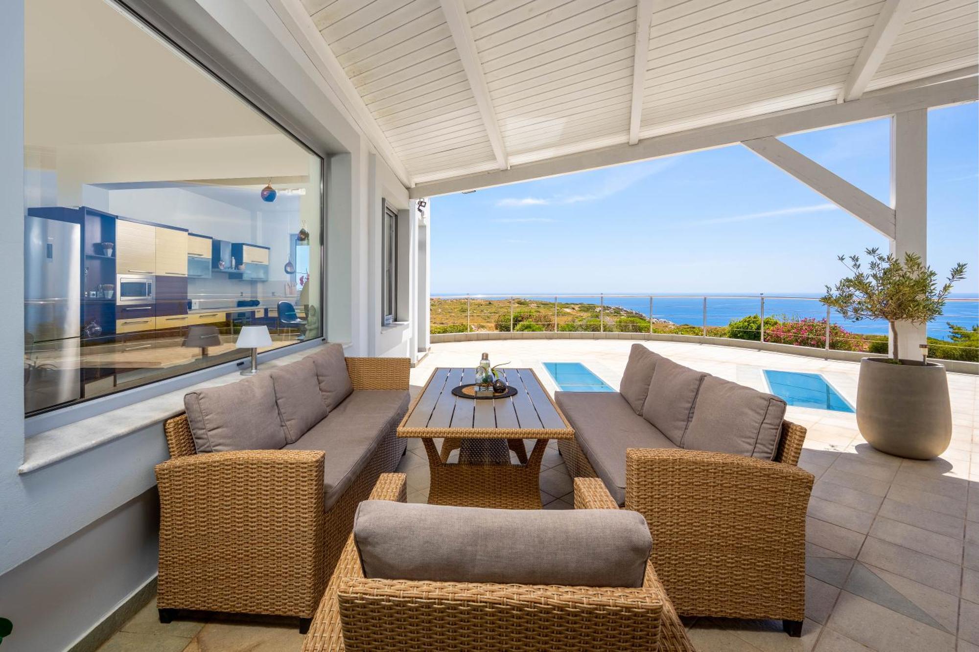 Zafira - Seaview Manor With Heated Pool