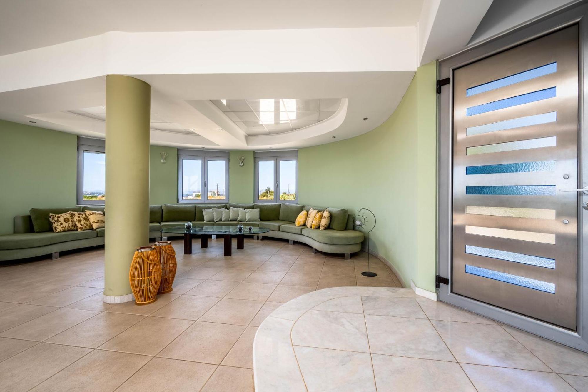 Villaer Zafira - Seaview Manor With Heated Pool