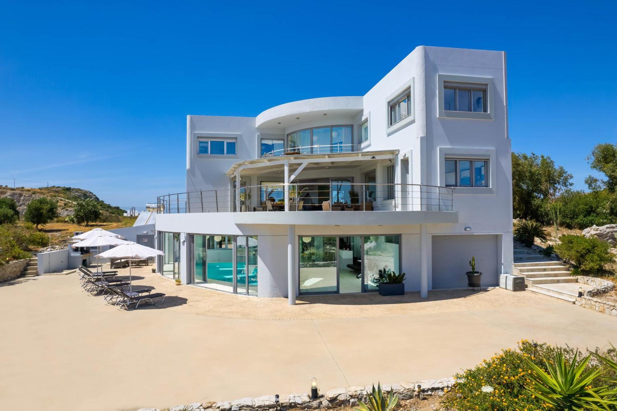 Zafira - Seaview Manor With Heated Pool Villaer *