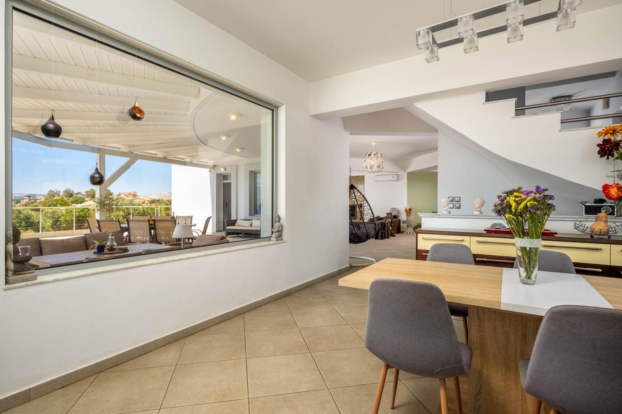 Zafira - Seaview Manor With Heated Pool *