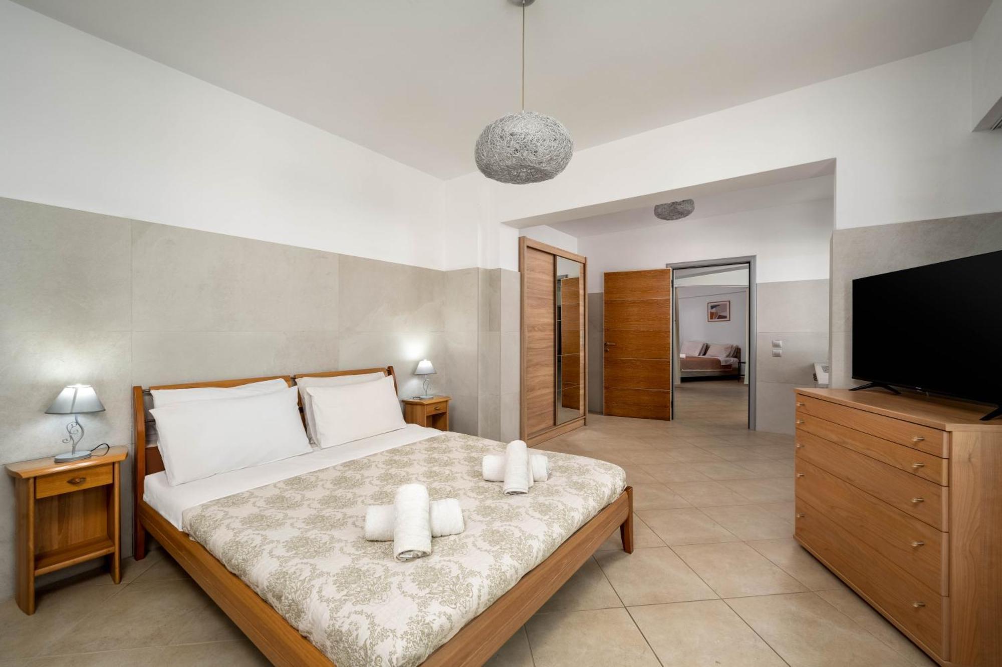 Zafira - Seaview Manor With Heated Pool Villaer