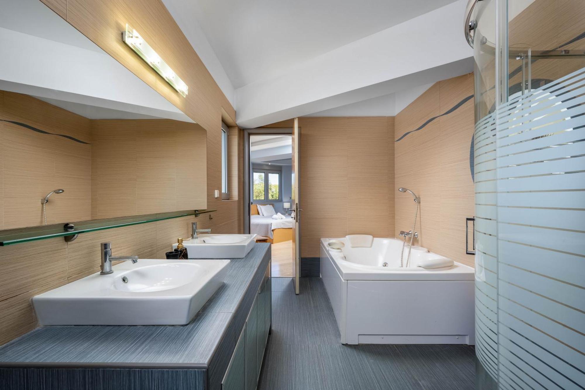 Zafira - Seaview Manor With Heated Pool Villaer Kallithéa