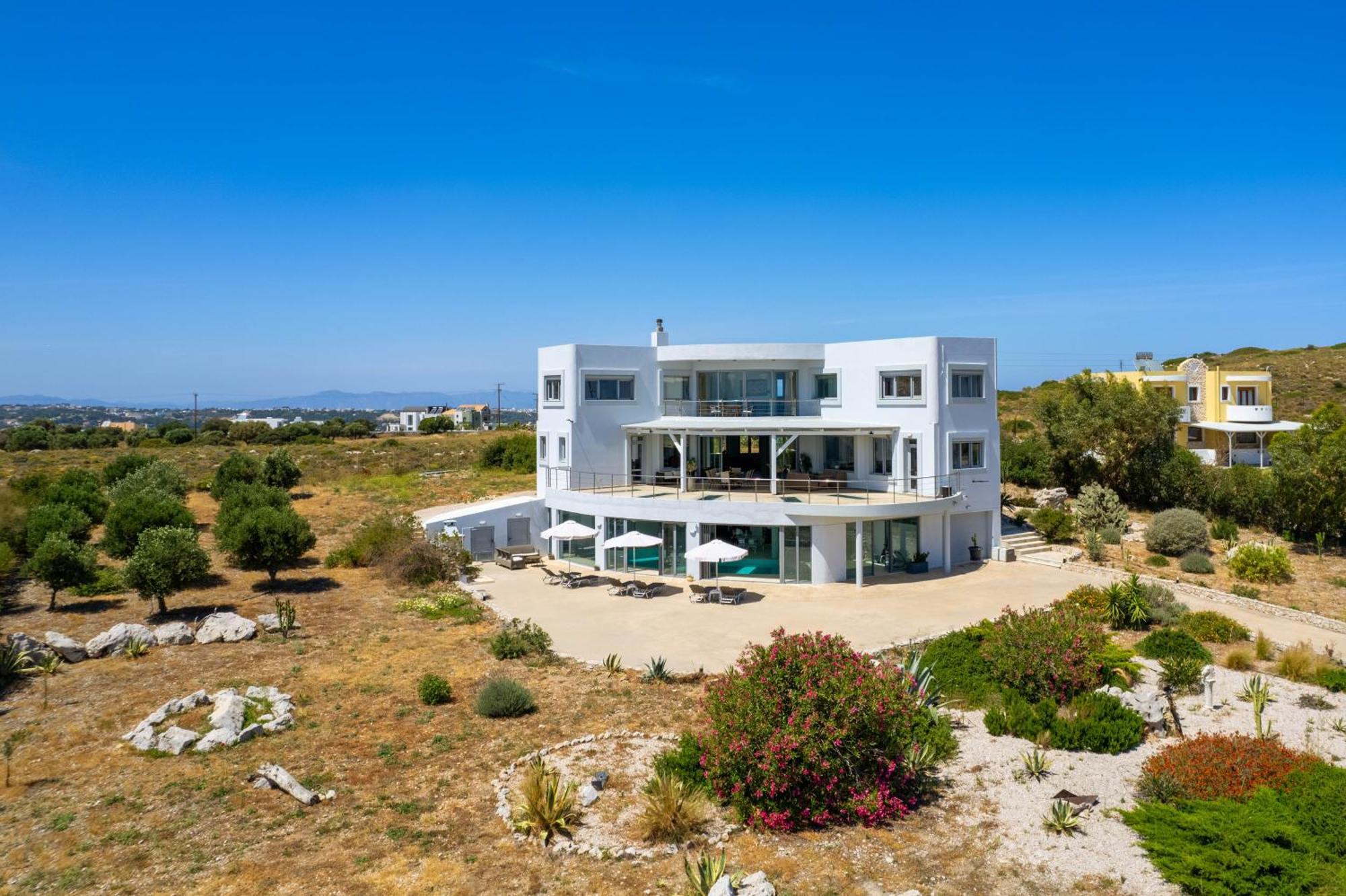 Villaer Zafira - Seaview Manor With Heated Pool